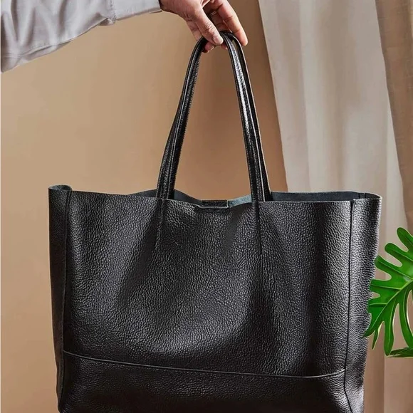 Adoratti Leather Carryall Tote Black Italian Leather NWOT Elegant Tote Bag - Picture 2 of 16